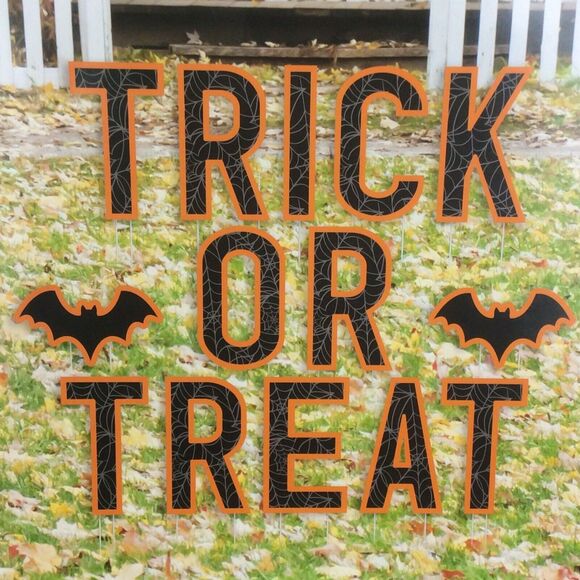 Trick Or Treat 18" Letters & Bats Yard Sign Halloween Festival Party 42 pc Kit - Picture 6 of 7